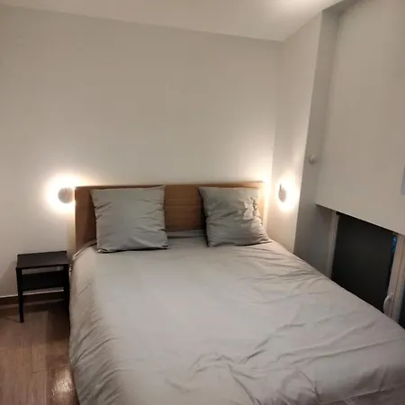 Triplex Centre Ruel Malmaison Апартаменты *
