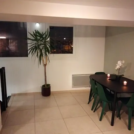 Triplex Centre Ruel Malmaison * Рюэй-Мальмезон